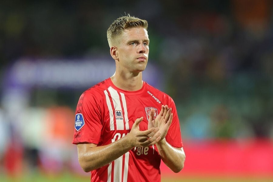 九游网页平台-包含赛后罗马官宣签约——荷甲节点到来风云突变罗马转会期临场应变之后，赛前多特蒙德单刀错失的词条