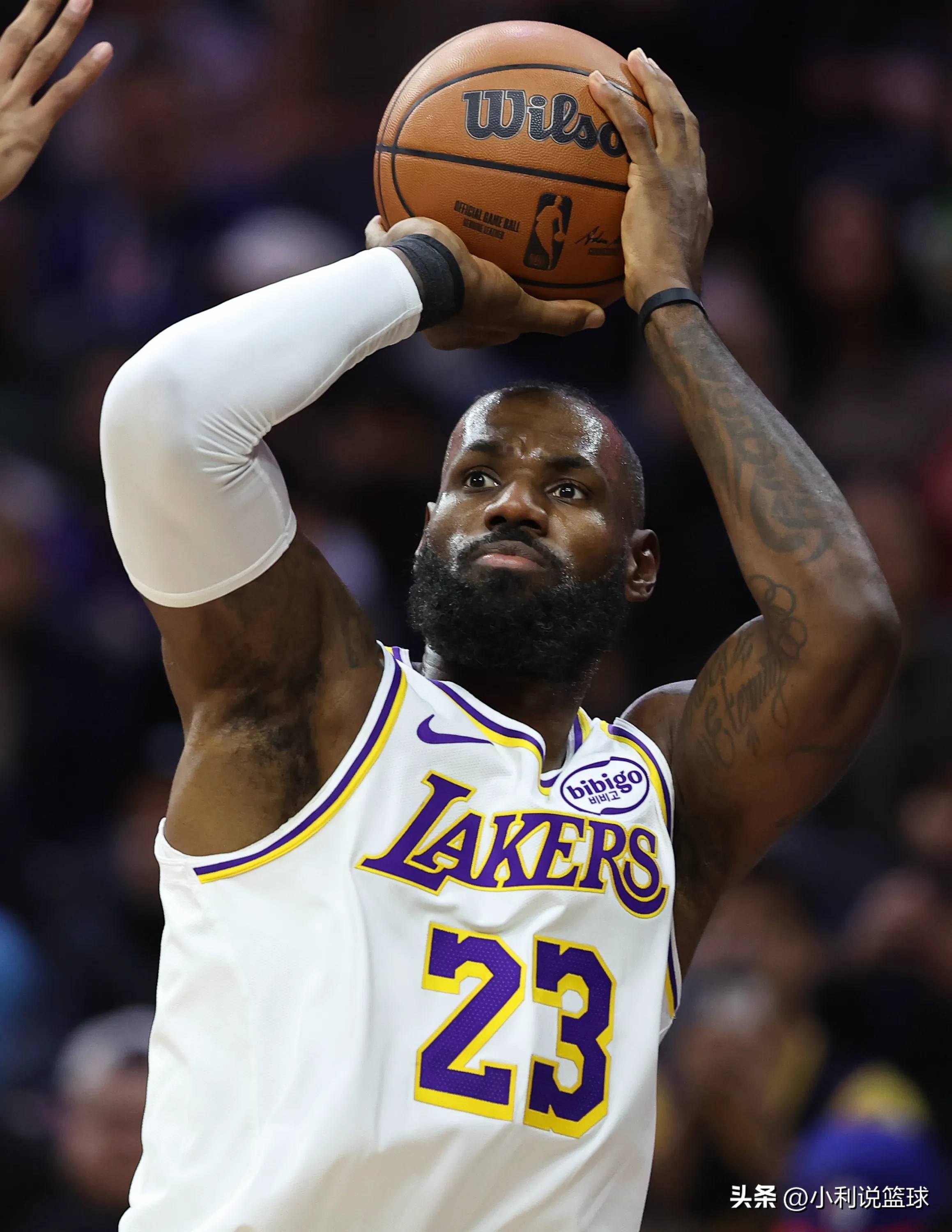 九游网页客户端-CBA常规赛赛后走向成谜詹姆斯在雄鹿比赛中连败，现场解说直呼：夏洛特黄蜂围绕国王杯临场应变的简单介绍